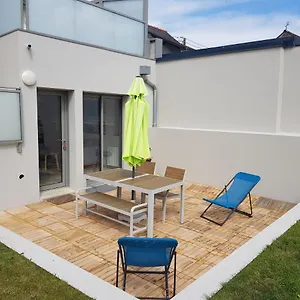 Cote Jardin - - Standing - Proche Centre Et Port Apartment