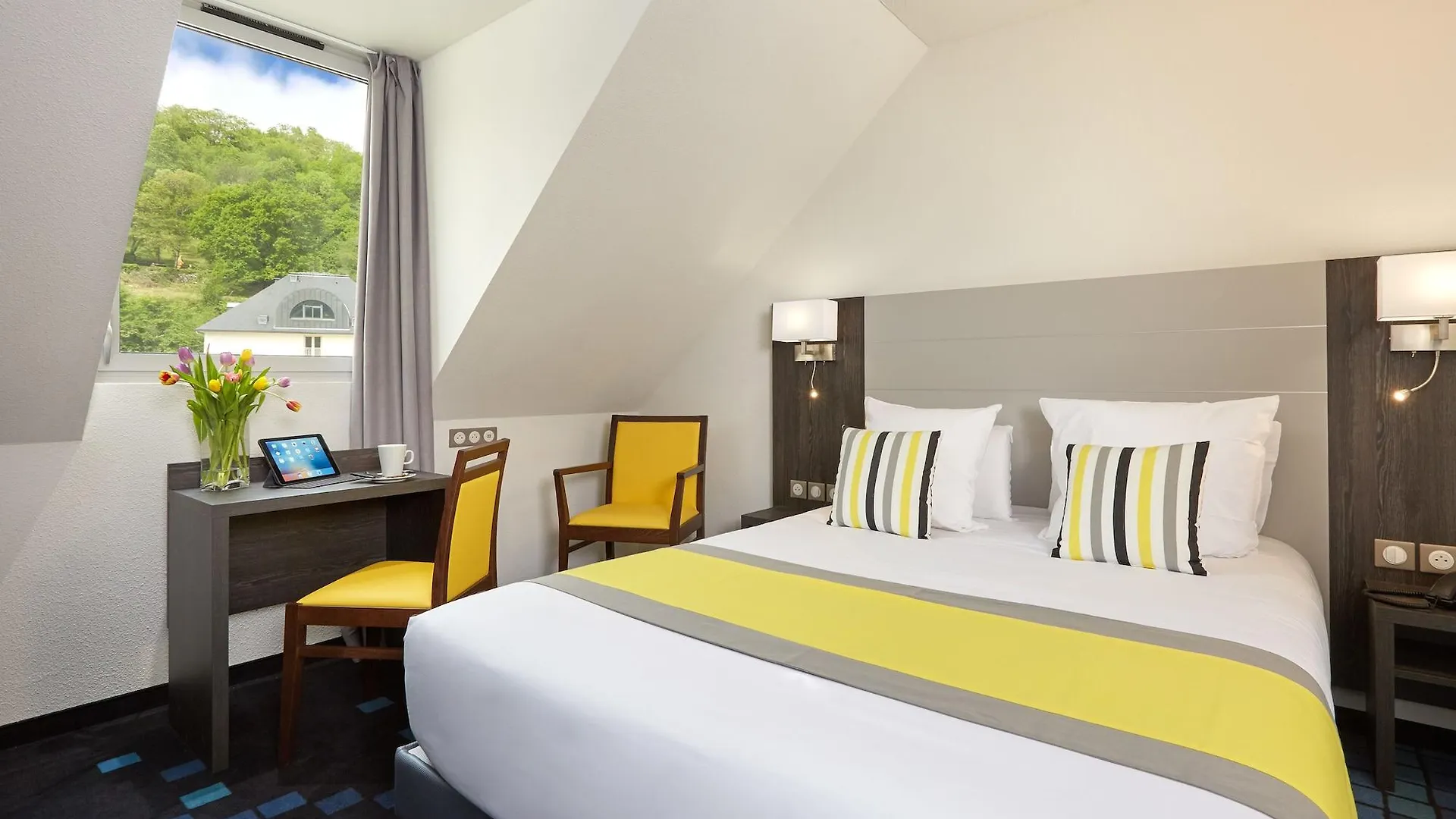 Hotel Astrid Lourdes 4*,