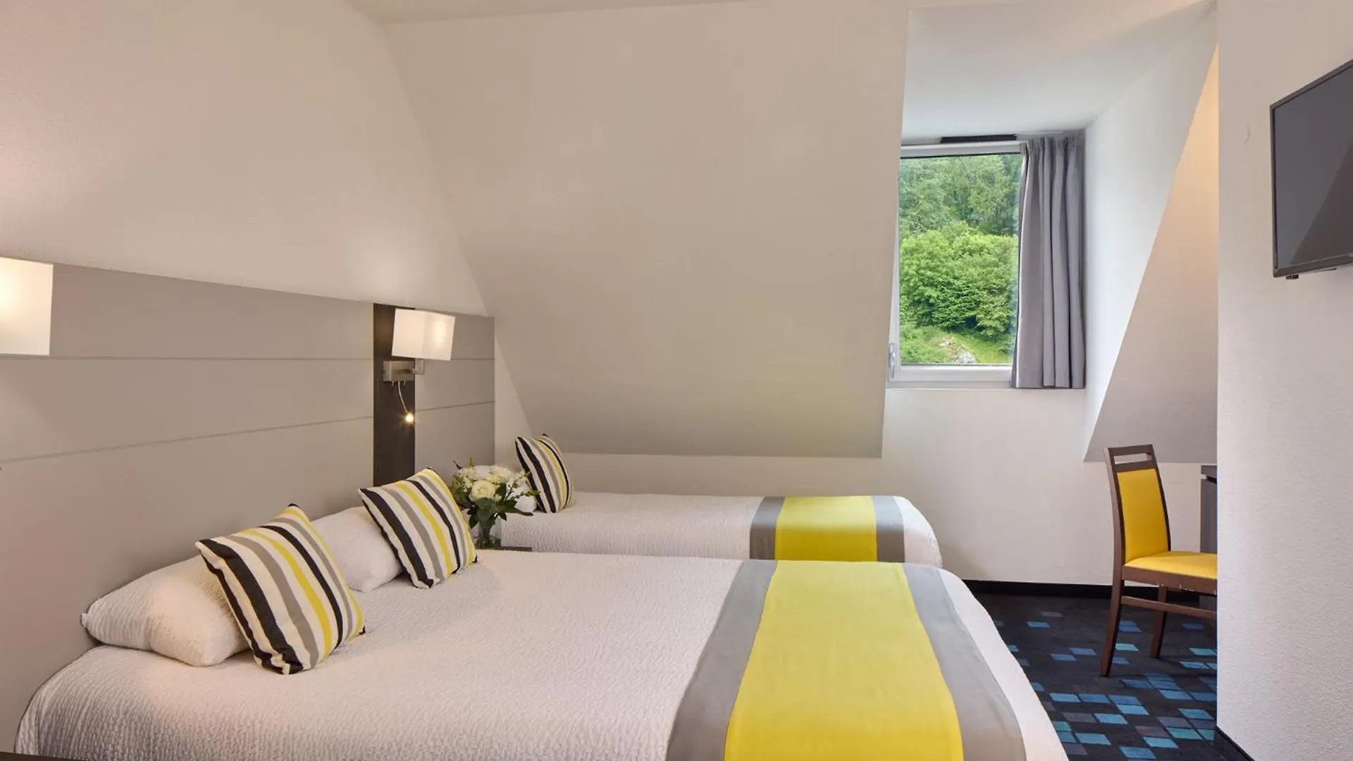 Hotel Astrid Lourdes 4*,